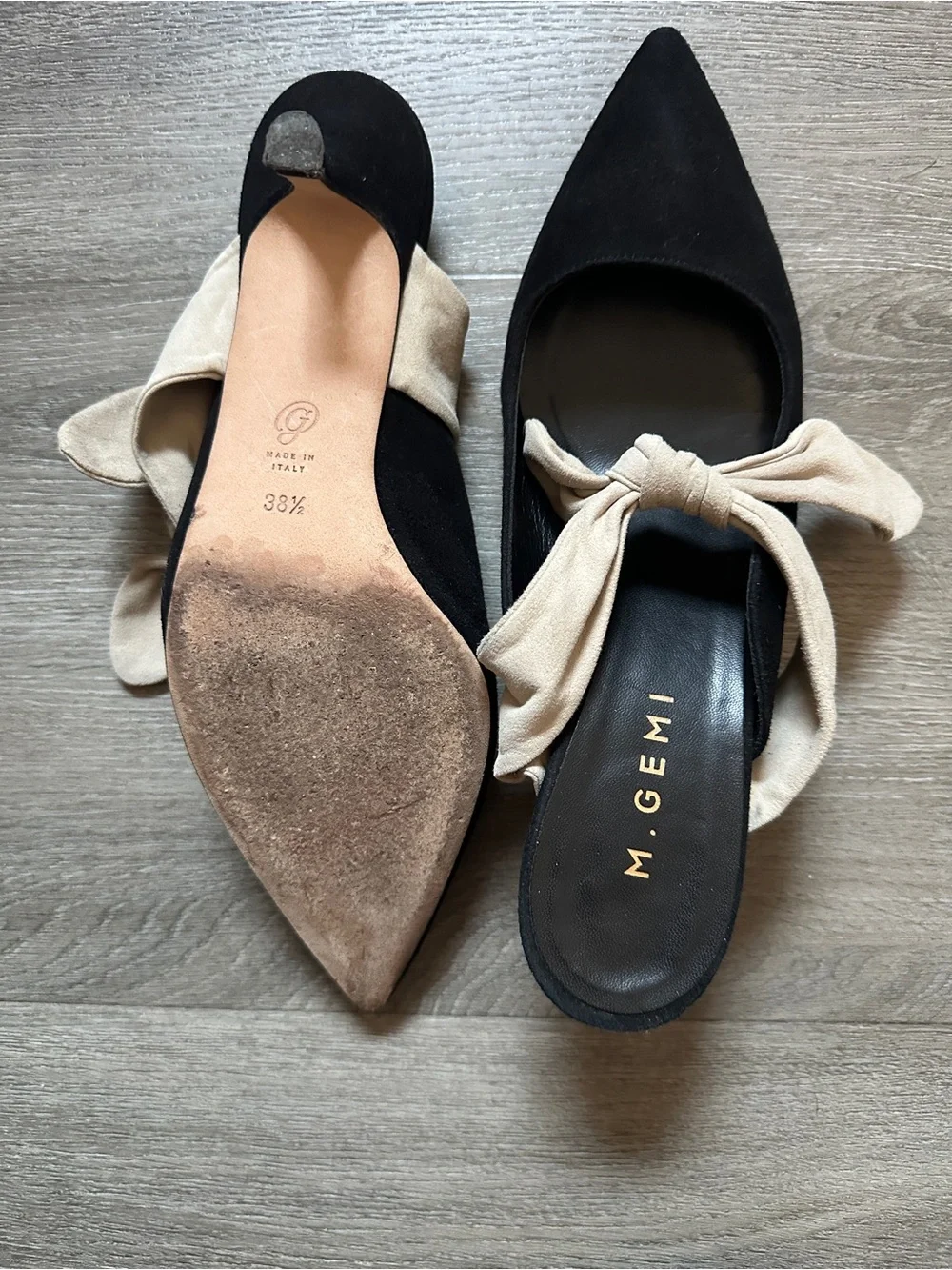 M. Gemi Black Pointed Kitten Heel with Beige Knot